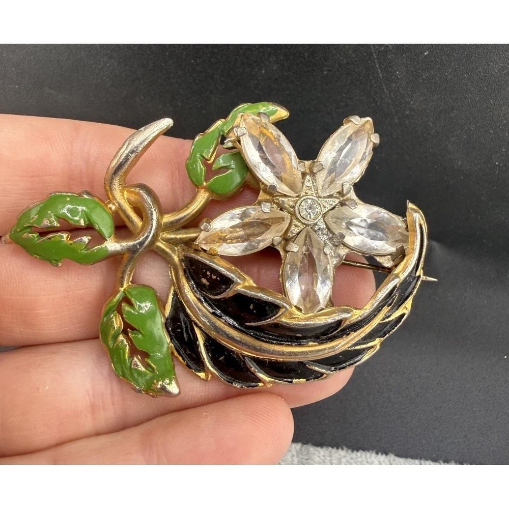 Vintage Pot Metal Brooch HEAVY  Gold Tone Enamel‎ Rhinestone Flower